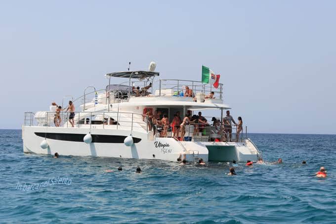 UT4: escursione alle grotte di Leuca in catamarano